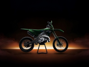 Kawasaki KX327 a KX327X: návrat mezi ostré dvoutakty