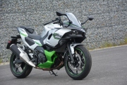1 Kawasaki Ninja 7 Hybrid test (14)