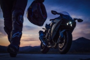 1 Kawasaki Ninja H2 2027 (2)