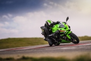 1 Kawasaki Ninja ZX-6R 2024 (1)