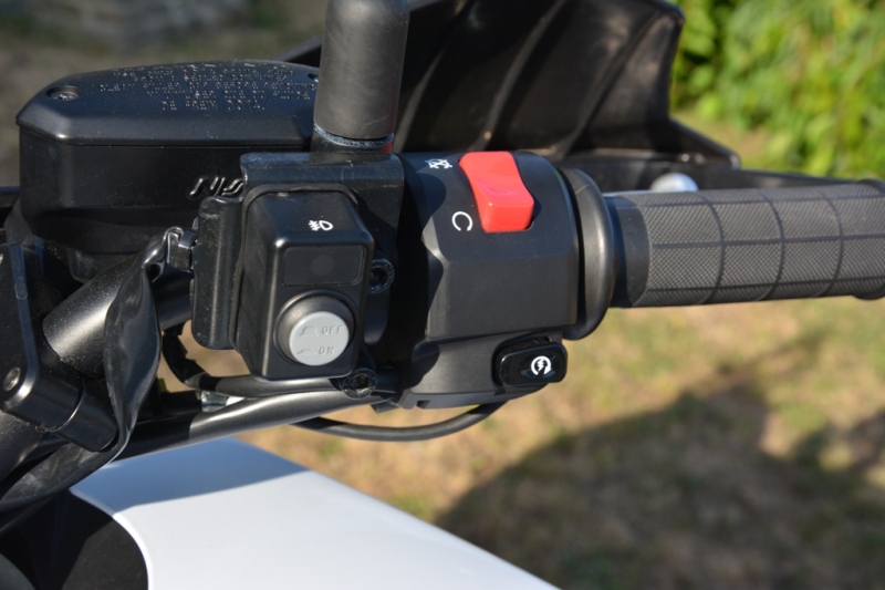 Test Kawasaki Versys 650 2015: japonský kladrubák - 28 - 2 Kawasaki Versys 650 2015 test14