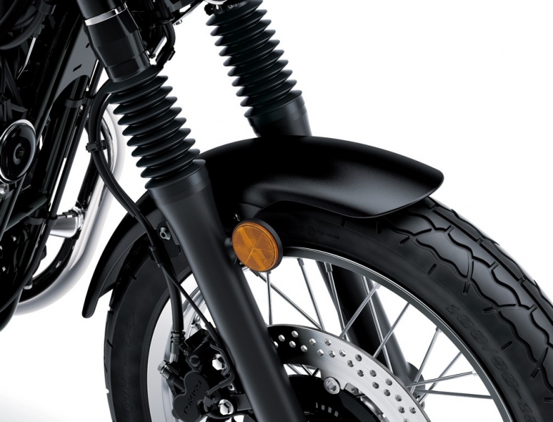 Kawasaki W800 Street a Cafe: retro model je zpět - 8 - 1 Kawasaki W800 Street (5)