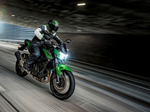 Kawasaki Z400: sportovní naháč pro mladé