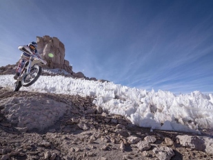 KTM Freeride E vyjela na nejvyšší vulkán na světě