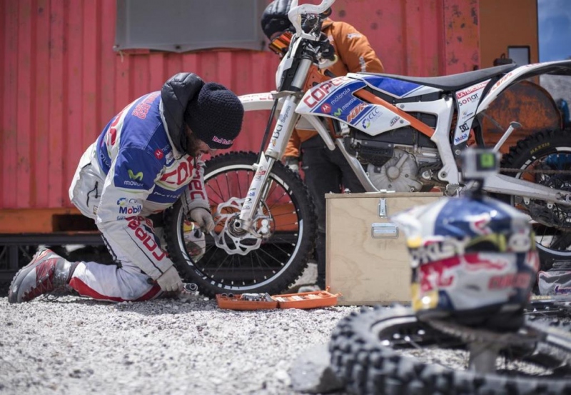 KTM Freeride E vyjela na nejvyšší vulkán na světě - 5 - 1 Lopez KTM freeride e rekord6
