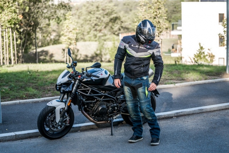 Test MBW Kevlar Jeans Mark: pánské džíny - 1 - 1 MBW kalhoty Mark bunda Blade R test (1)