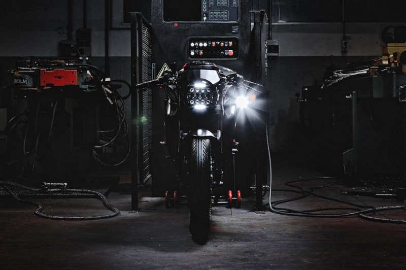 MV Agusta Dragster 800: limitovaná edice Blackout - 2 - 1 MV Agusta 800 Dragster Blackout2