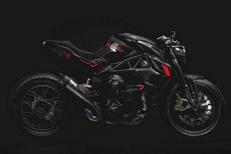 MV Agusta Dragster 800: limitovaná edice Blackout - 4 - 1 MV Agusta 800 Dragster Blackout4