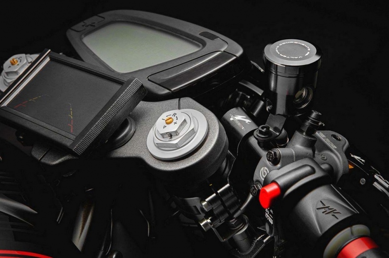 MV Agusta Dragster 800: limitovaná edice Blackout - 7 - 1 MV Agusta 800 Dragster Blackout7