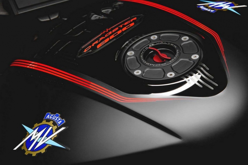 MV Agusta Dragster 800: limitovaná edice Blackout - 8 - 1 MV Agusta 800 Dragster Blackout8