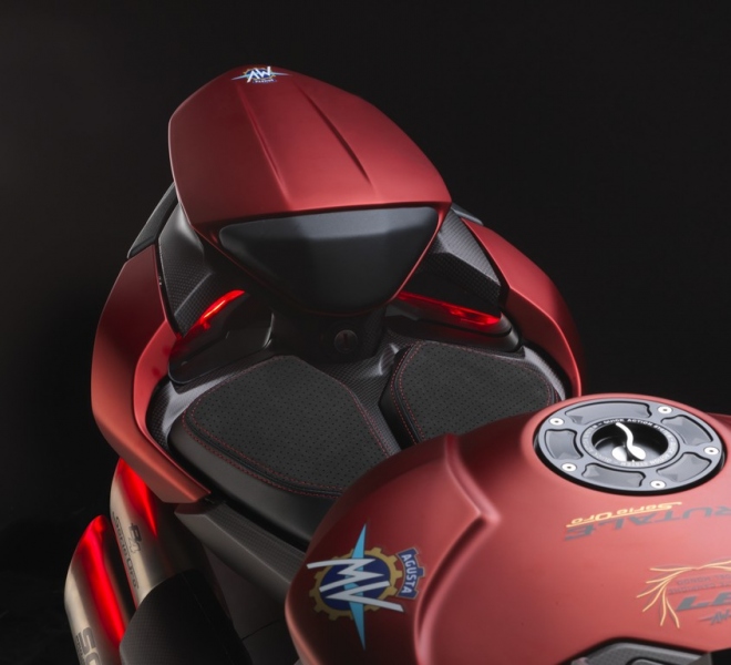 MV Agusta Brutale 1000 Serie Oro: nejsilnější naháč - 8 - 1 MV Agusta Brutale 1000 Serie Oro (13)