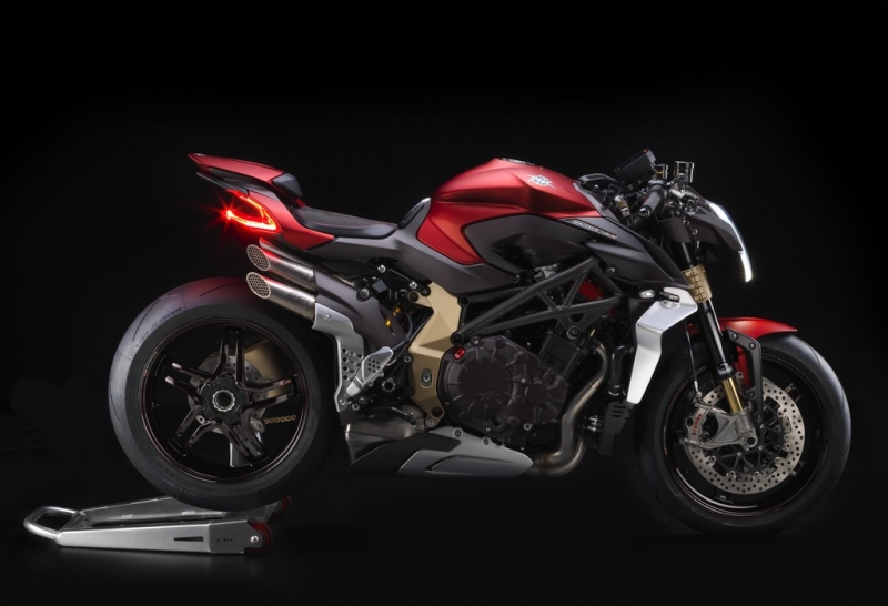 MV Agusta Brutale 1000 Serie Oro: nejsilnější naháč - 2 - 1 MV Agusta Brutale 1000 Serie Oro (5)