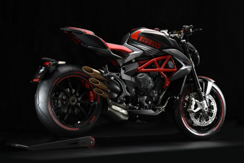 MV Agusta Brutale 800 RR Pirelli 2018: limitovaná edice - 5 - 1 MV Agusta Brutale 800 RR Pirelli (2)