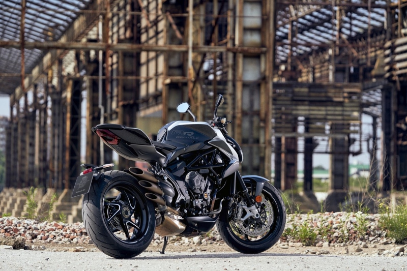 MV Agusta Brutale 800 RR a Dragster 800 RR s automatickou spojkou SCS - 4 - 1 MV Agusta Brutale 800 RR SCS (2)