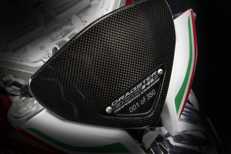 MV Agusta Dragster 800 RC: závodní replika - 14 - 1 MV Agusta Dragster 800 RC16