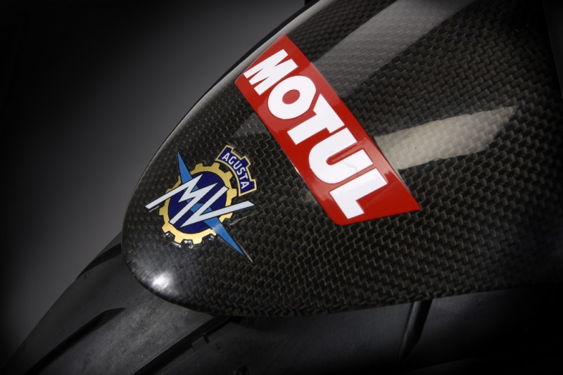 MV Agusta Dragster 800 RC: závodní replika - 15 - 1 MV Agusta Dragster 800 RC17