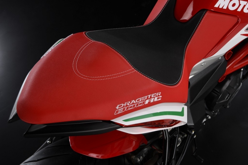 MV Agusta Dragster 800 RC: závodní replika - 18 - 1 MV Agusta Dragster 800 RC2