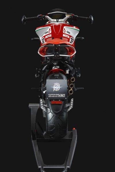 MV Agusta Dragster 800 RC: závodní replika - 7 - 1 MV Agusta Dragster 800 RC9
