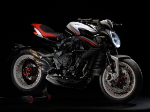 MV Agusta Dragster 800 RR 2018: s polohovatelnými řídítky