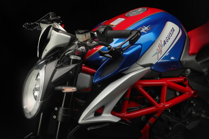 MV Agusta Dragster 800 RR America: limitovaná edice - 5 - 1 MV Agusta Dragster 800 RR America (8)