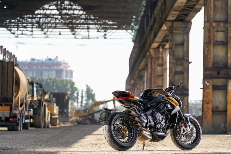 MV Agusta Brutale 800 RR a Dragster 800 RR s automatickou spojkou SCS - 19 - 1 MV Agusta Dragster 800 RR SCS (6)