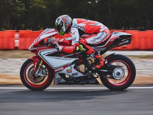 MV Agusta F4 RC 2018: homologovaný závodní superbike