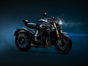 MV Agusta Rush Titanio: extrémní naháč