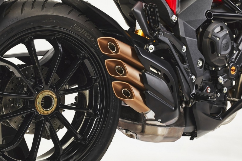 MV Agusta Turismo Veloce 800 2021: silnější a pohodlnější - 17 - 2 MV Agusta Turismo Veloce Rosso (4)
