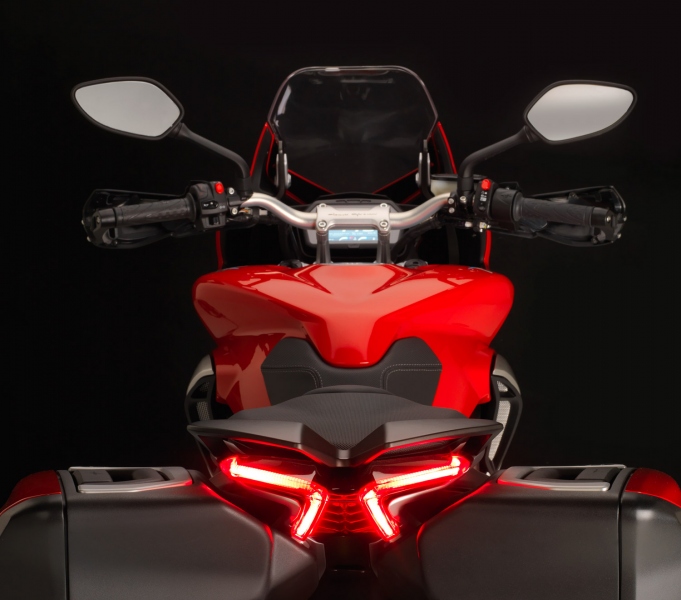 MV Agusta Turismo Veloce 800 - 1 - MV Agusta Veloce MV Agusta Veloce_02