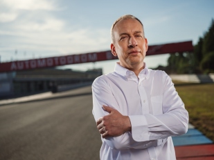 AMD Brno nyní vede  Miroslav Bartoš