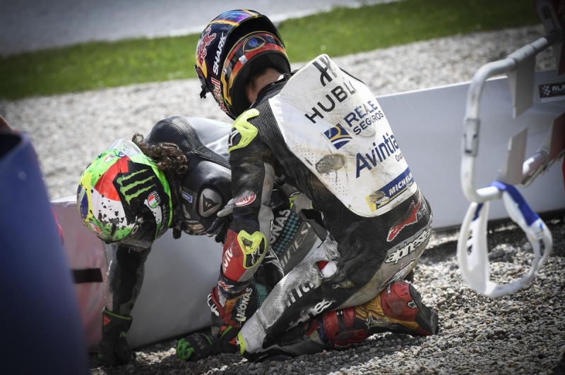 MotoGP Spielberg: Crash Zarco vs Morbidelli, Rossi se podruhé narodil - 10 - 1 MotoGP Spielberg 2020 nehoda Morbidelli Zarco (11)