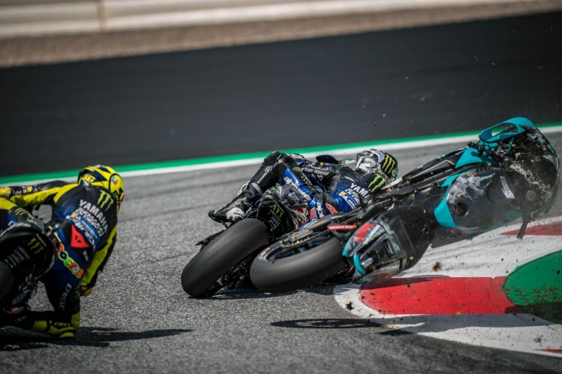 MotoGP Spielberg: Crash Zarco vs Morbidelli, Rossi se podruhé narodil - 1 - 1 MotoGP Spielberg 2020 nehoda Morbidelli Zarco (2)