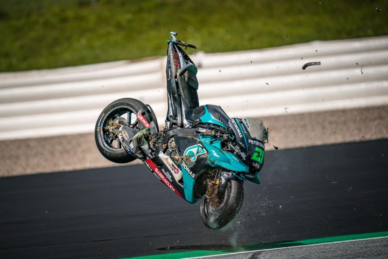MotoGP Spielberg: Crash Zarco vs Morbidelli, Rossi se podruhé narodil - 3 - 1 MotoGP Spielberg 2020 nehoda Morbidelli Zarco (4)