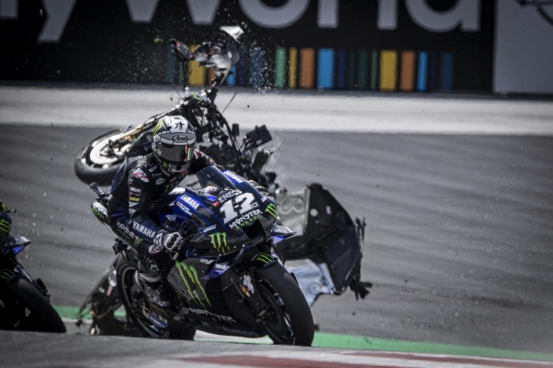 MotoGP Spielberg: Crash Zarco vs Morbidelli, Rossi se podruhé narodil - 5 - 1 MotoGP Spielberg 2020 nehoda Morbidelli Zarco (6)