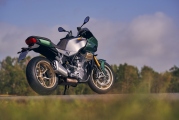 2 Moto Guzzi V100 Mandello 2022 (3)
