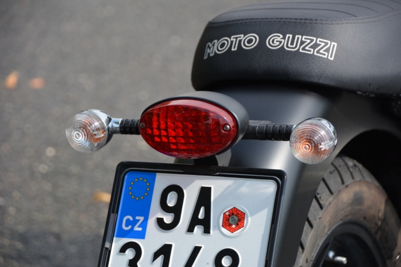 Test Moto Guzzi V7 II Stone ABS: sotva znatelný facelift - 23 - 1 Moto Guzzi V7 II Stone 2015 test07