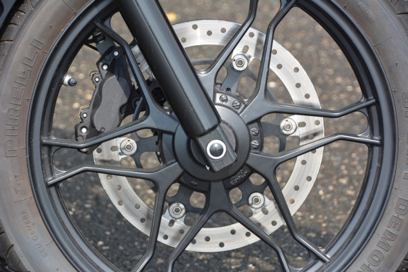 Test Moto Guzzi V7 II Stone ABS: sotva znatelný facelift - 26 - 1 Moto Guzzi V7 II Stone 2015 test12