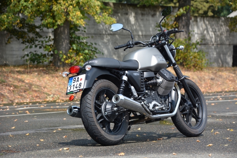 Test Moto Guzzi V7 II Stone ABS: sotva znatelný facelift - 11 - 2 Moto Guzzi V7 II Stone 2015 test22