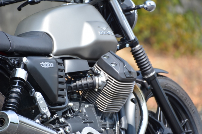Test Moto Guzzi V7 II Stone ABS: sotva znatelný facelift - 19 - 1 Moto Guzzi V7 II Stone 2015 test03