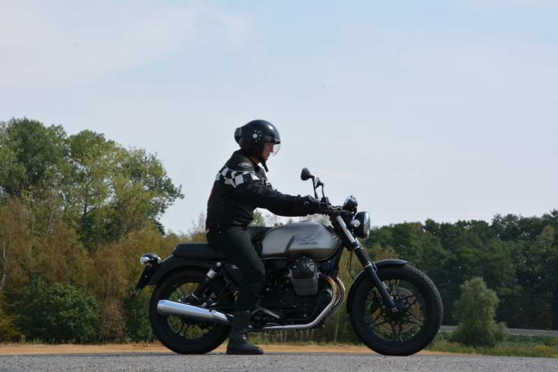 Test Moto Guzzi V7 II Stone ABS: sotva znatelný facelift - 6 - 3 Moto Guzzi V7 II Stone 2015 test31