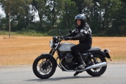 3 Moto Guzzi V7 II Stone 2015 test31