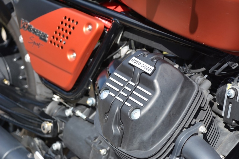 Test Moto Guzzi V9 Bobber Sport: na víkend s bobrem - 14 - 1 Moto Guzzi V9 Bobber Sport 2019 test (2)