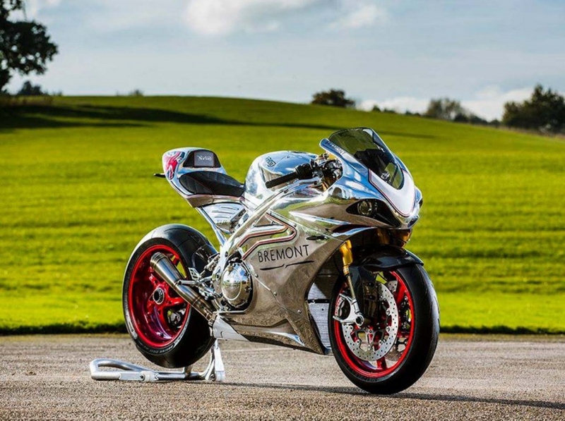 Norton V4 RR a V4 SS: oslnivý lesk - 2 - 1 Norton V4 RR4