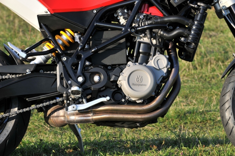 Test Husqvarna Nuda 900R - 5 - Nuda900R Nuda900R01