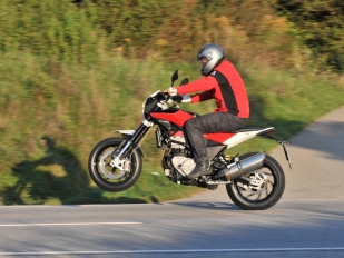 Právě testujeme: Husqvarna Nuda 900 R