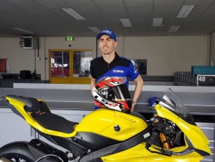 Oficiálně: Od Imoly Loris Baz s Yamahou