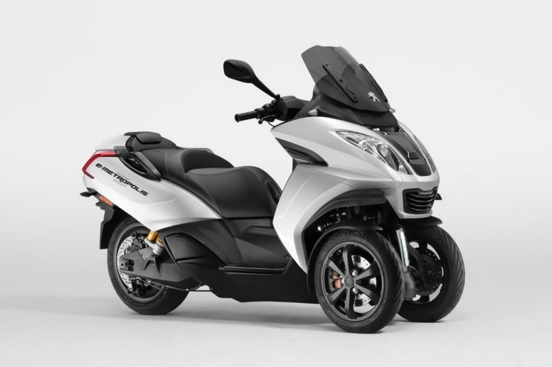 Peugeot E-Metropolis: koncept elektrické tříkolky - 3 - 1 Peugeot E-Metropolis koncept (2)