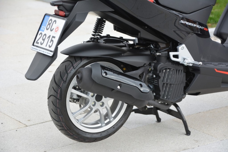 Test Peugeot Speedfight 4: hravé lvíče - 8 - 1 Peugeot Speedfight 4 125i test (21)