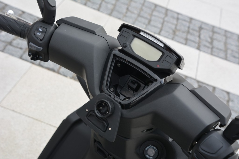 Test Peugeot Speedfight 4: hravé lvíče - 49 - 1 Peugeot Speedfight 4 125i test (7)
