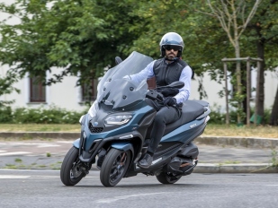 Piaggio MP3 530 2022: první skútr s radarem